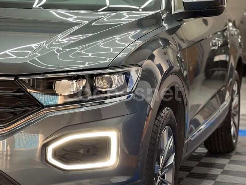 Usado VW T-Roc Sportline 150 CV (110 kW) 2021 Gris / plata SUV