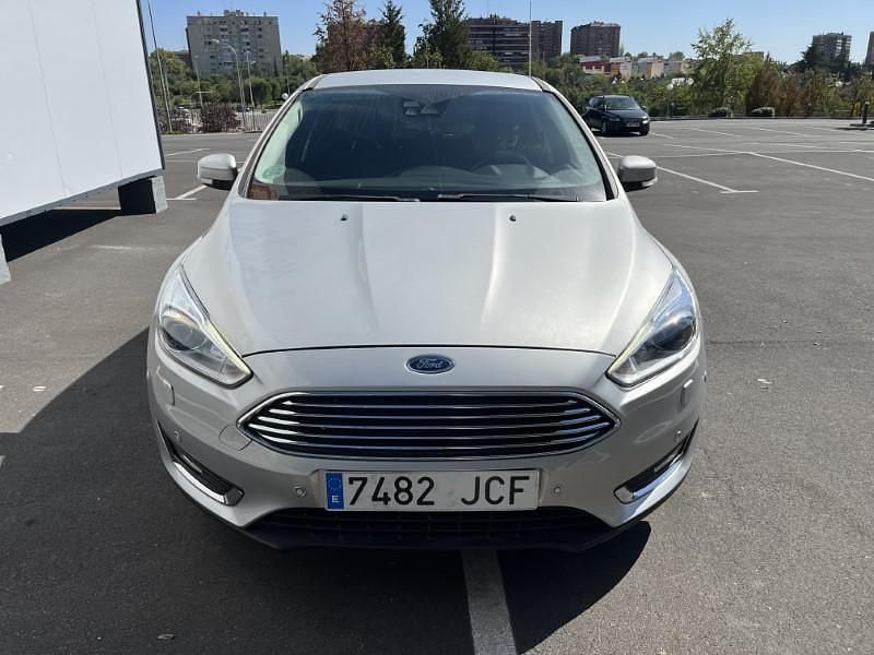 Usado Ford Focus Sport 125 CV (91 kW) 2015 Plata metalizado Utilitario