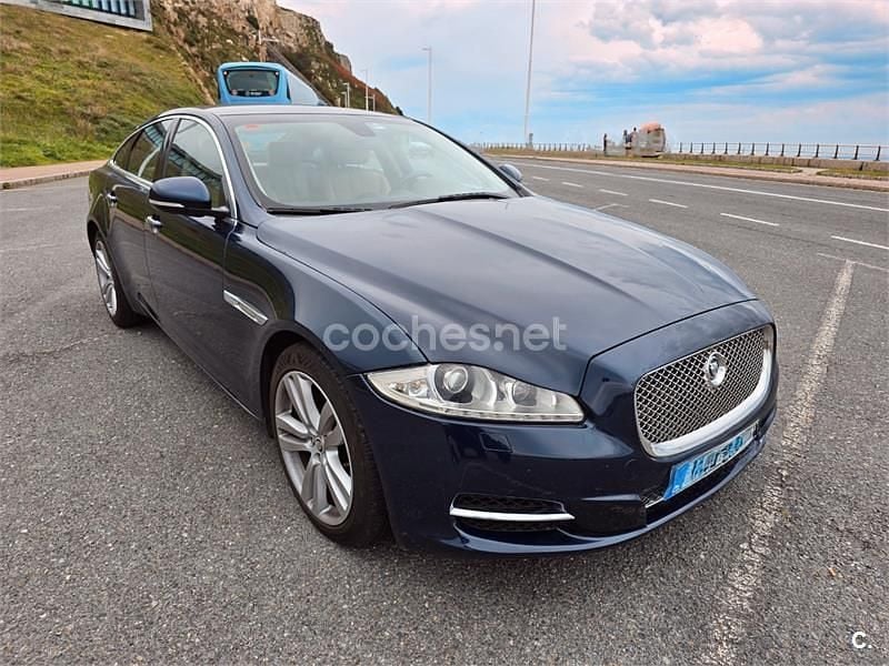 Azul Usado 2010 Jaguar XJ Luxury Berlina | 10.990 € - Imagen 1/4