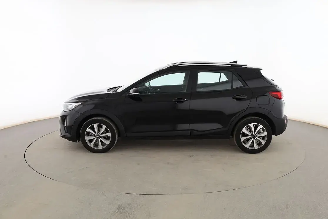 Usado Kia Stonic 101 CV (74 kW) 2024 Negro SUV