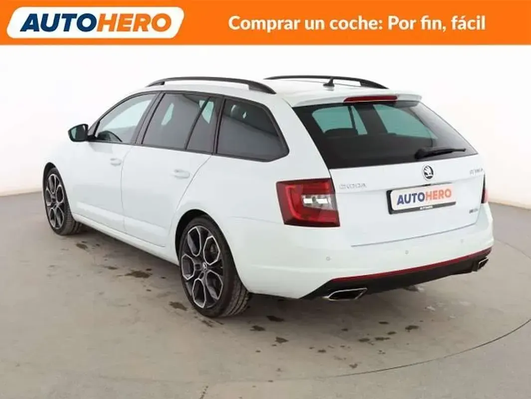 Usado Skoda Octavia RS 230 CV (169 kW) 2018 Blanco Utilitario