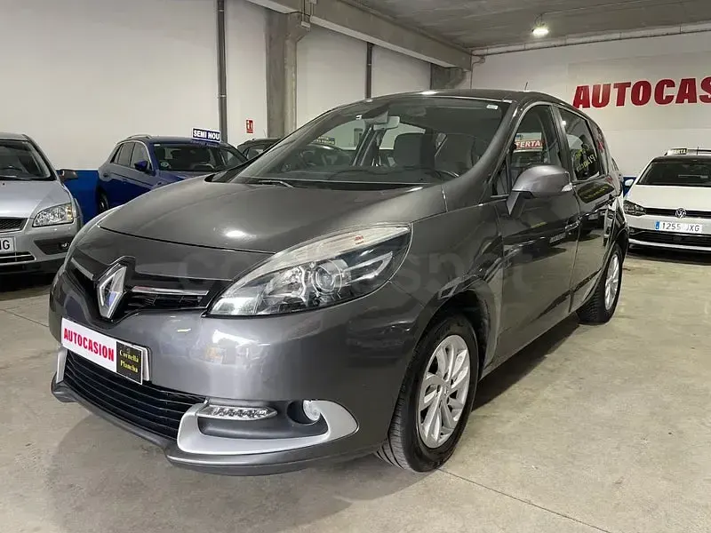 Usado Renault Scénic XMOD 115 CV (84 kW) 2014 Gris / plata Monovolumen