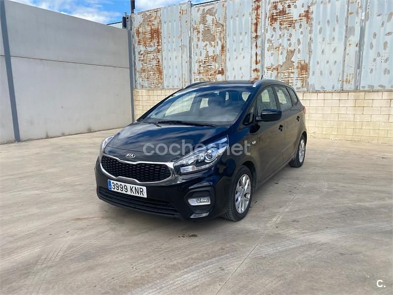 Usado Kia Carens 135 CV (99 kW) 2018 Negro Monovolumen