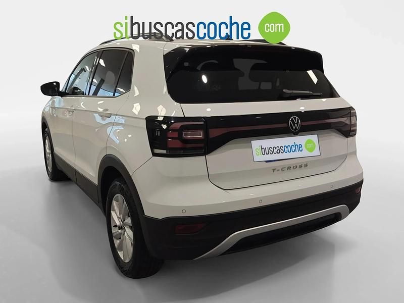 Usado VW T-Cross Advance 110 CV (80 kW) 2023 Rosa SUV