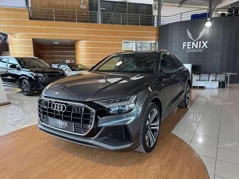 Usado Audi Q8 S-Line 286 CV (210 kW) 2020 Gris SUV