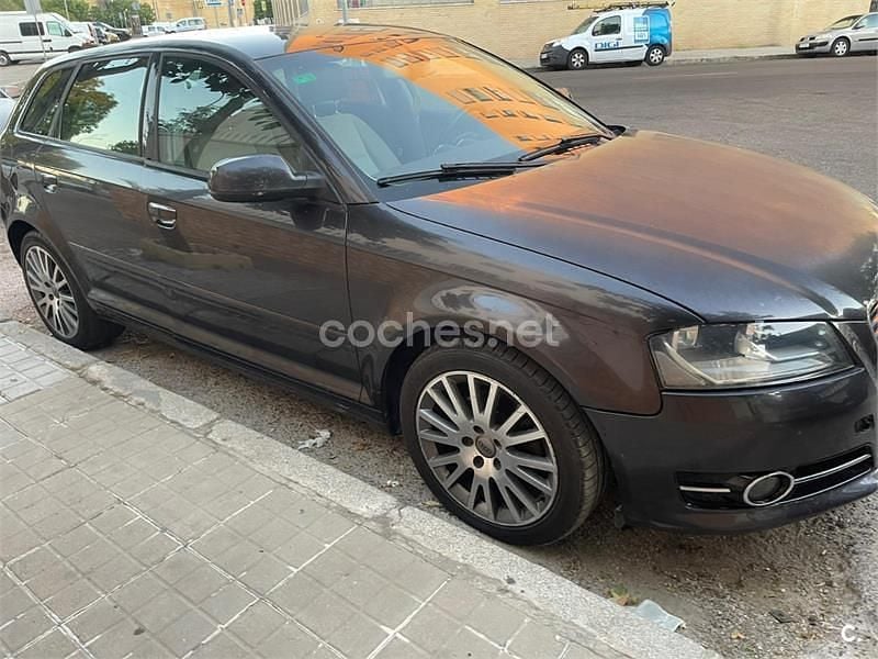 Negro Usado 2010 Audi A3 Ambiente Berlina | 6990 € (Buen precio) - Imagen 1/4