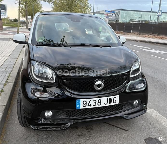Usado Smart ForFour Passion 90 CV (66 kW) 2017 Negro Utilitario