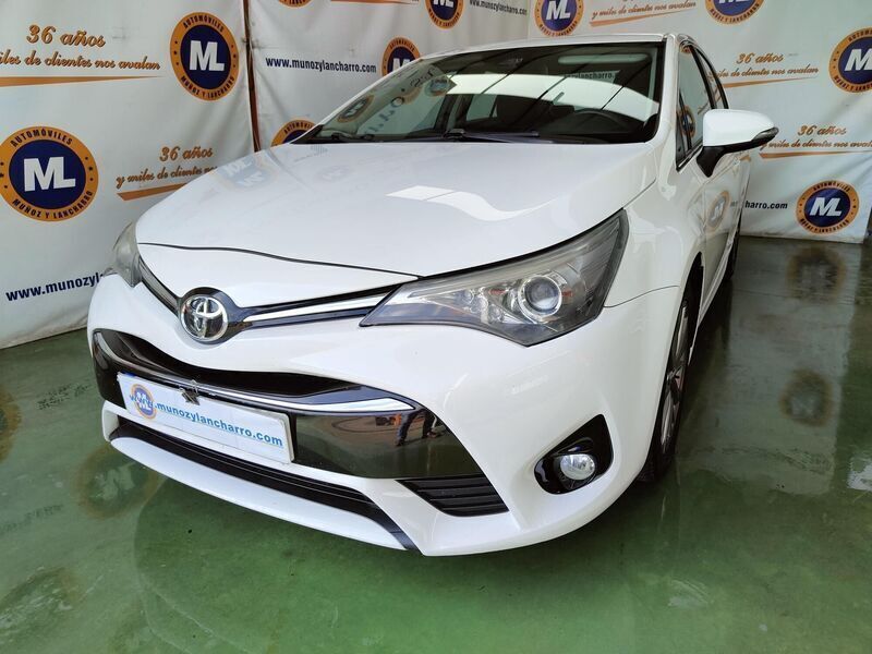 Usado Toyota Avensis Business Edition 143 CV (105 kW) 2017 Blanco Berlina