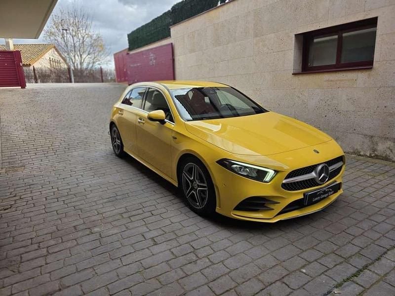 Usado Mercedes A180 116 CV (85 kW) 2020 Amarillo Utilitario
