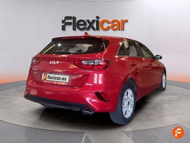 Usado Kia Ceed 136 CV (100 kW) 2023 Rojo Utilitario