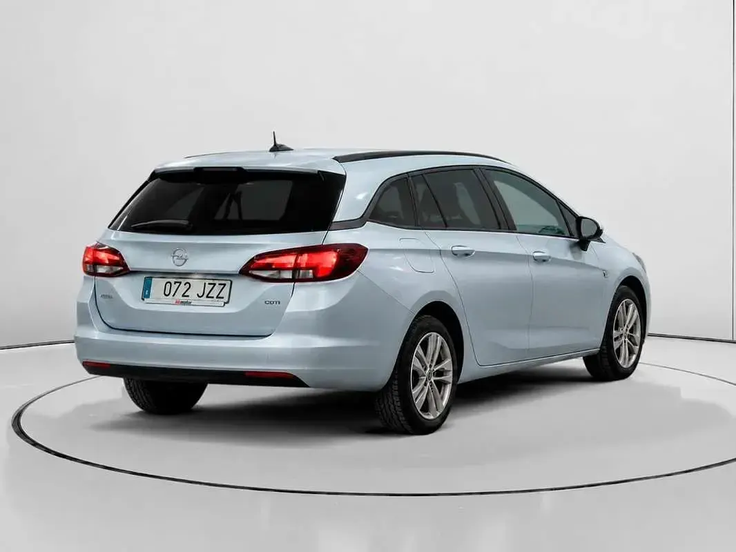 Usado Opel Astra Selective 110 CV (80 kW) 2017 Gris Familiar
