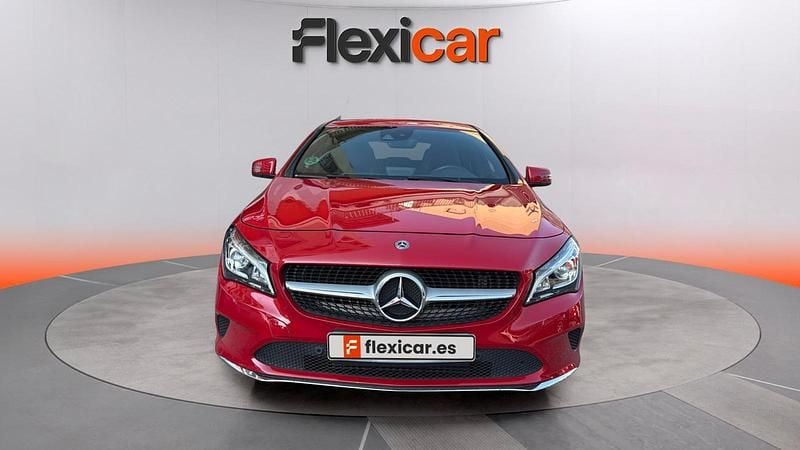 Usado Mercedes CLA180 122 CV (89 kW) 2017 Rojo Berlina
