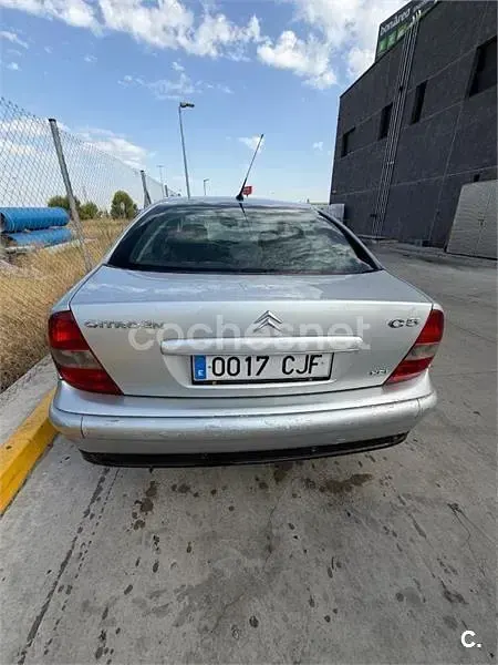 Usado Citroën C5 110 CV (80 kW) 2003 Gris / plata Berlina