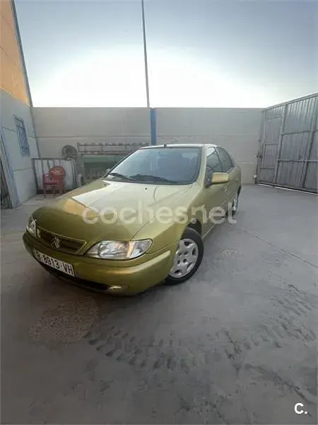 Usado Citroën Xsara Seduction 90 CV (66 kW) 1999 Amarillo Berlina