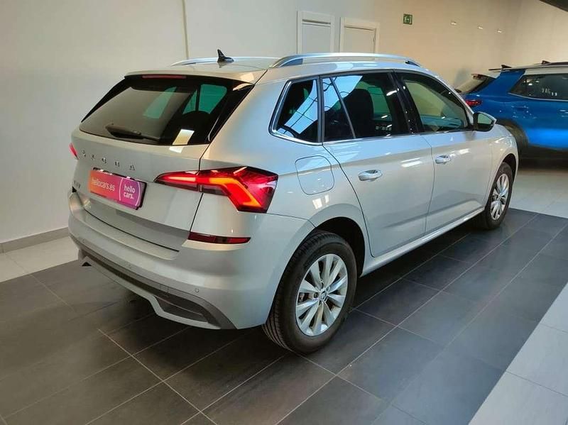 Usado Skoda Kamiq Ambition 110 CV (80 kW) 2022 Plateado SUV