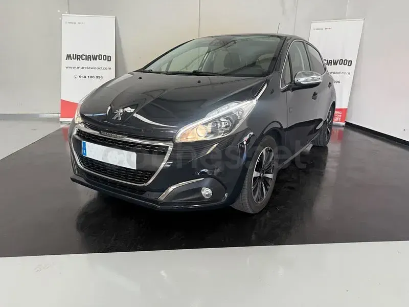 Usado Peugeot 208 110 CV (80 kW) 2019 Negro Utilitario