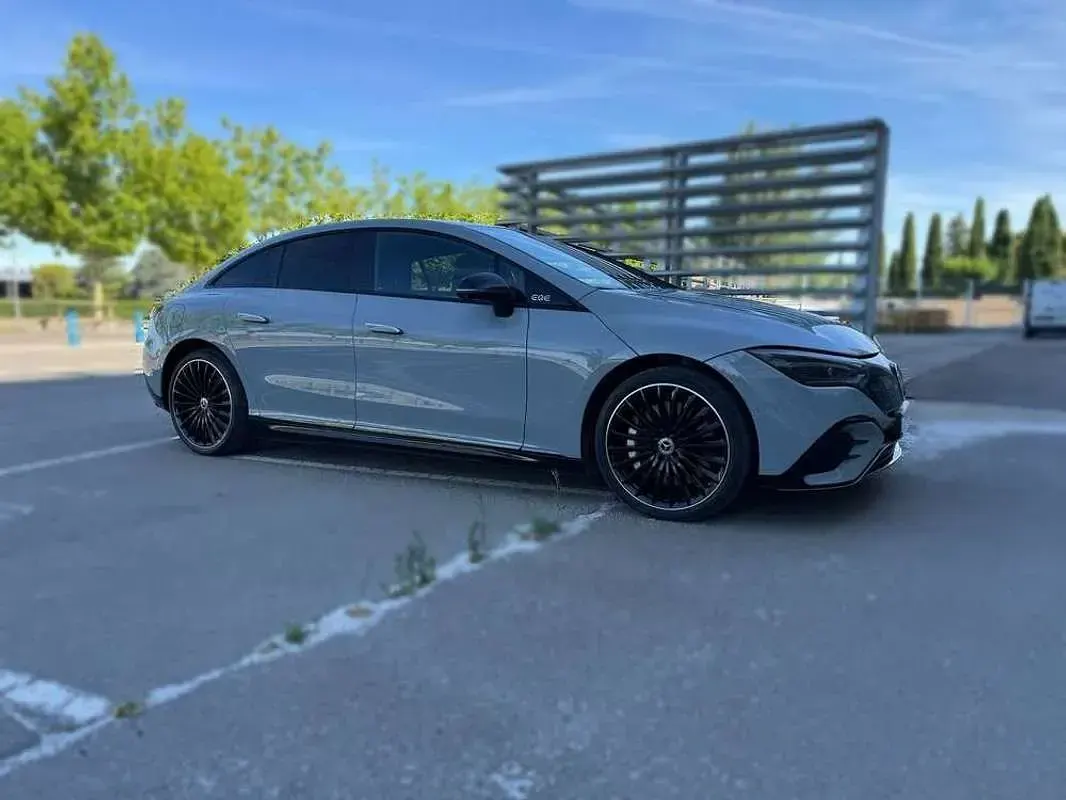 Usado Mercedes EQE350 214 kW (292 CV) 2023 Gris SUV