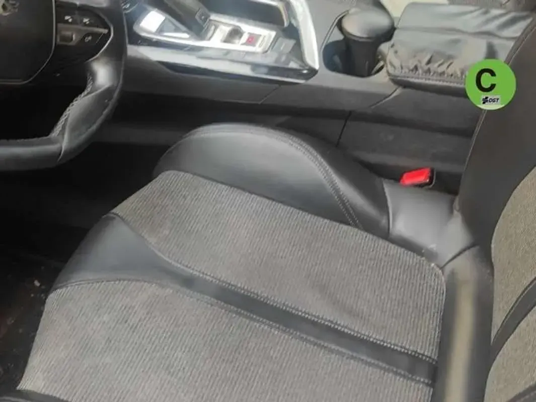 Usado Peugeot 3008 GT-line 179 CV (131 kW) 2018 Rojo SUV