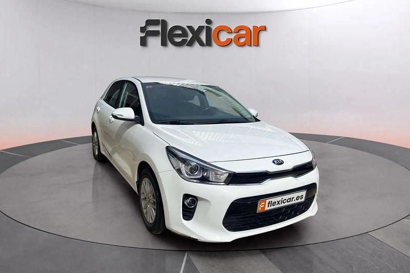 Blanco Usado 2019 Kia Rio Berlina | 9490 € (Super precio) - Imagen 1/4