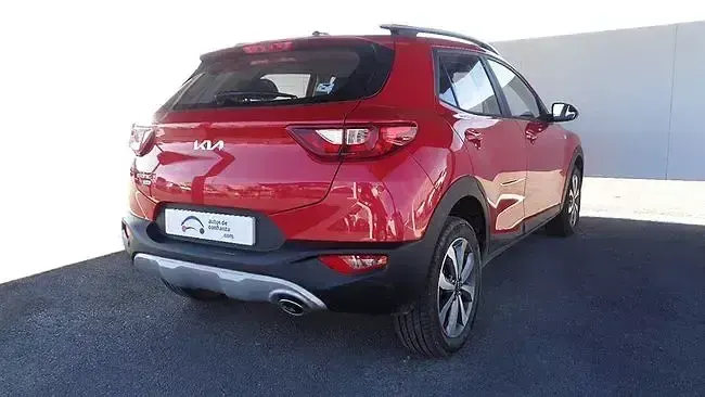 Usado Kia Stonic 79 CV (58 kW) 2024 Rojo SUV