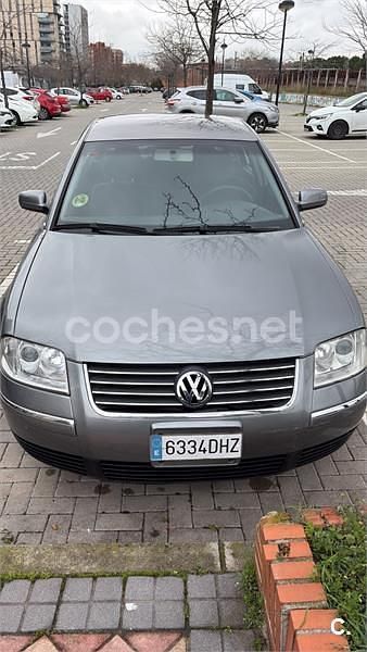 Usado VW Passat Advance 150 CV (110 kW) 2005 Gris / plata Berlina