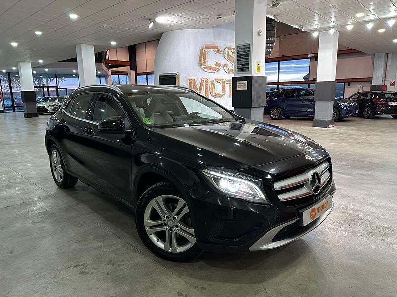 Usado Mercedes GLA200 Urban 136 CV (100 kW) 2017 Negro SUV