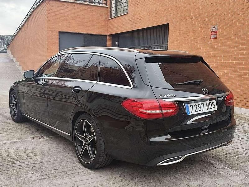 Usado Mercedes C200 Avantgarde 136 CV (100 kW) 2017 Negro Familiar