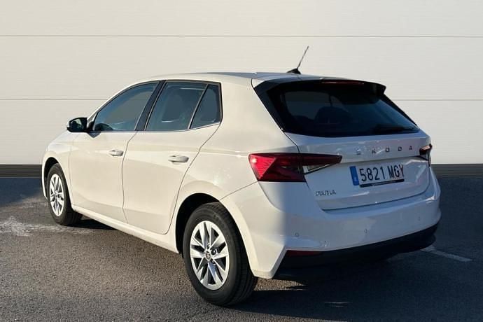 Usado Skoda Fabia Ambition 80 CV (58 kW) 2023 Blanco Utilitario