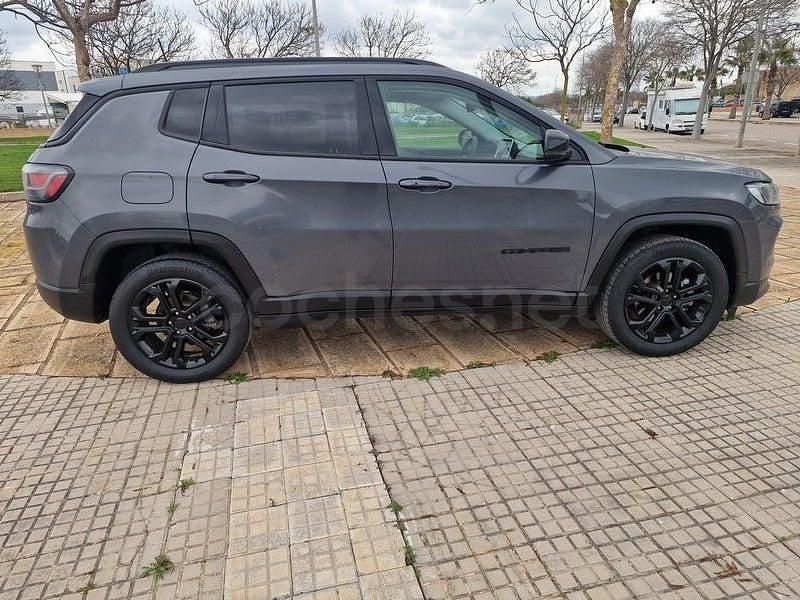 Usado Jeep Compass 130 CV (95 kW) 2022 Gris / plata SUV