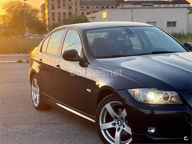 Usado BMW 318 143 CV (105 kW) 2011 Negro Berlina