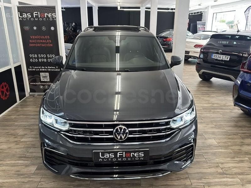 Usado VW Tiguan R-line 245 CV (180 kW) 2023 Gris / plata SUV