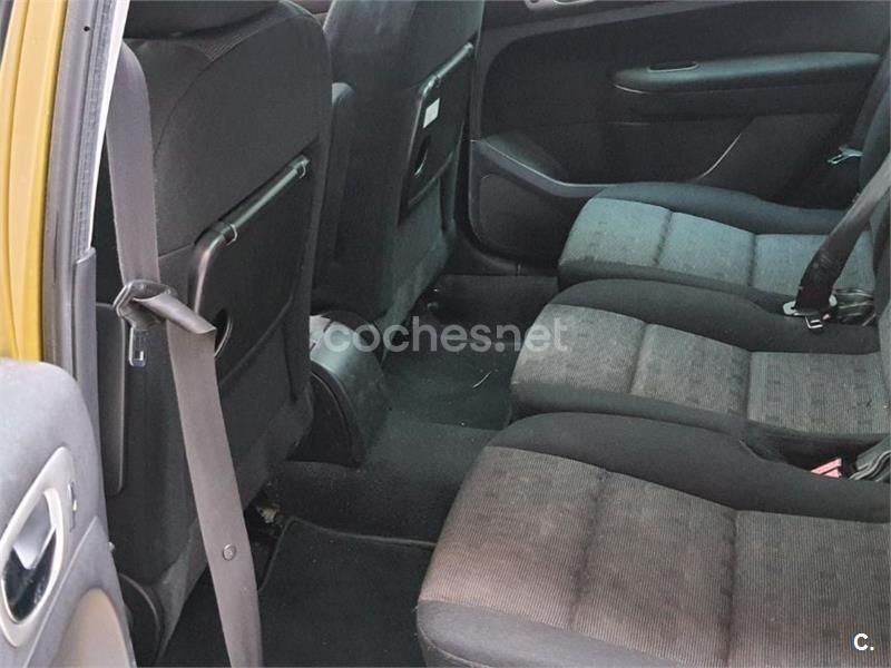 Usado Peugeot 307 136 CV (100 kW) 2004 Naranja Familiar