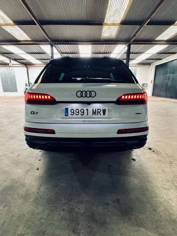 Usado Audi Q7 S-line plus 462 CV (339 kW) 2024 Blanco SUV
