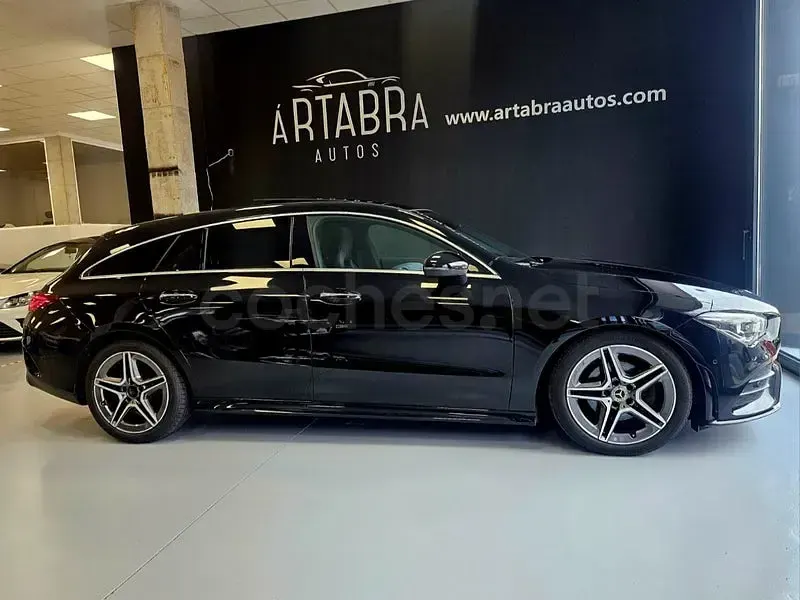Usado Mercedes CLA200 Shooting Brake 150 CV (110 kW) 2021 Negro Familiar