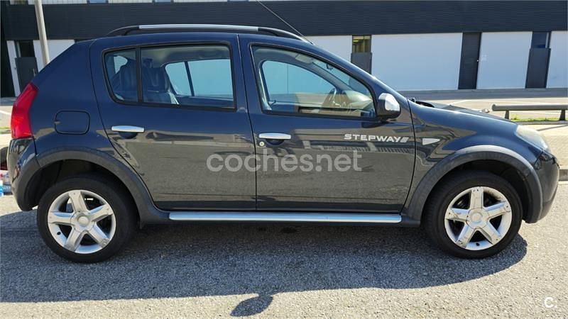 Usado Dacia Sandero Stepway 90 CV (66 kW) 2012 Negro Berlina