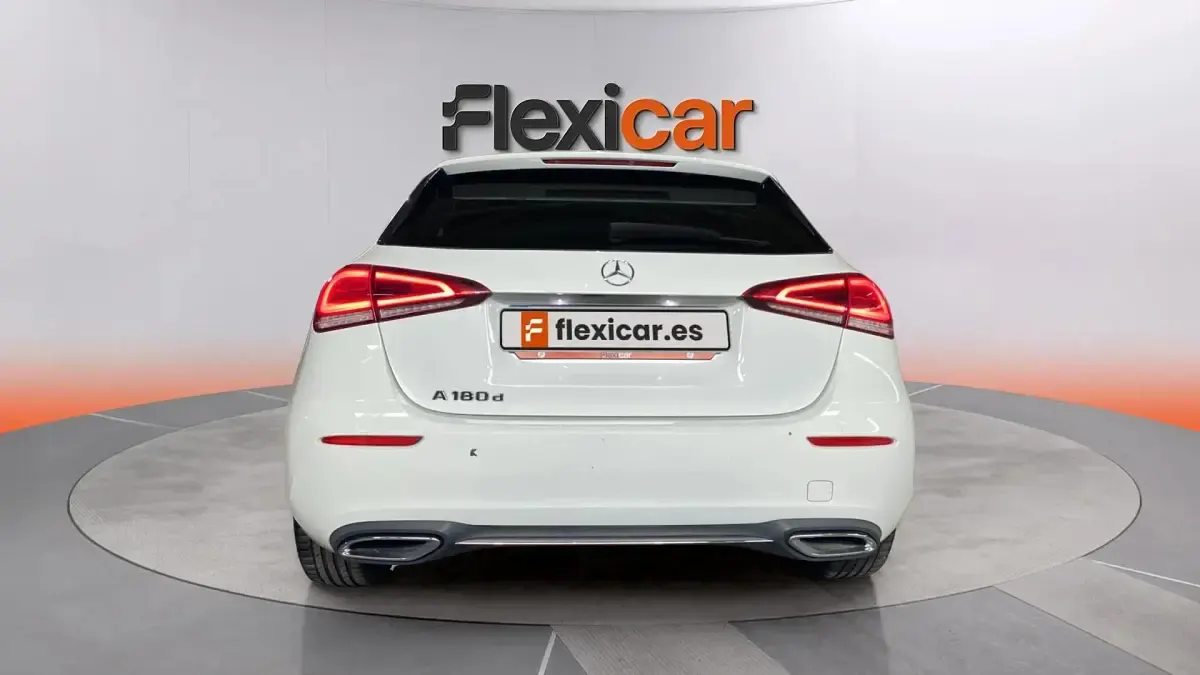 Usado Mercedes A180 116 CV (85 kW) 2022 Blanco Berlina