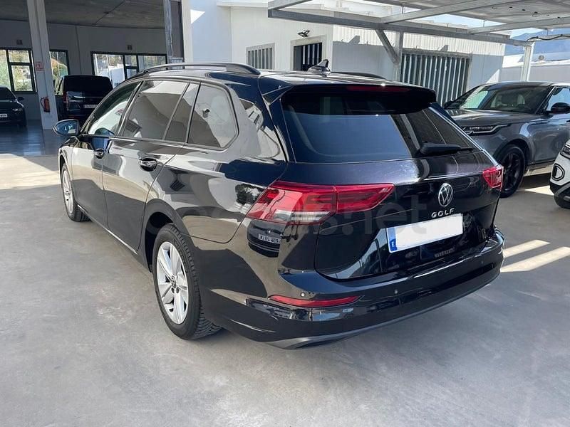 Usado VW Golf VIII Life 115 CV (84 kW) 2021 Negro Familiar