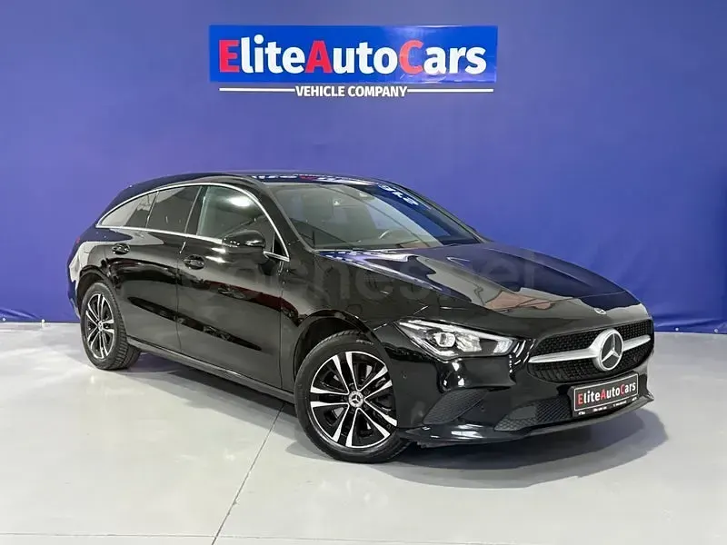 Usado Mercedes CLA250e Shooting Brake 218 CV (160 kW) 2023 Negro Familiar