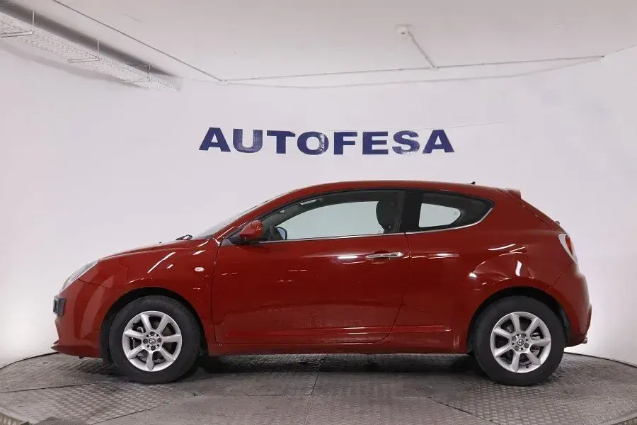 Usado Alfa Romeo MiTo 78 CV (57 kW) 2016 Rojo Utilitario