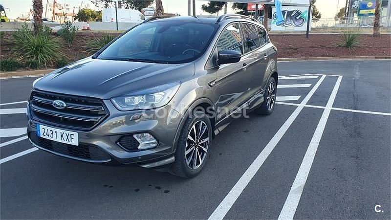 Gris / plata Usado 2019 Ford Kuga ST-Line SUV | 18.300 € (Precio justo) - Imagen 1/4