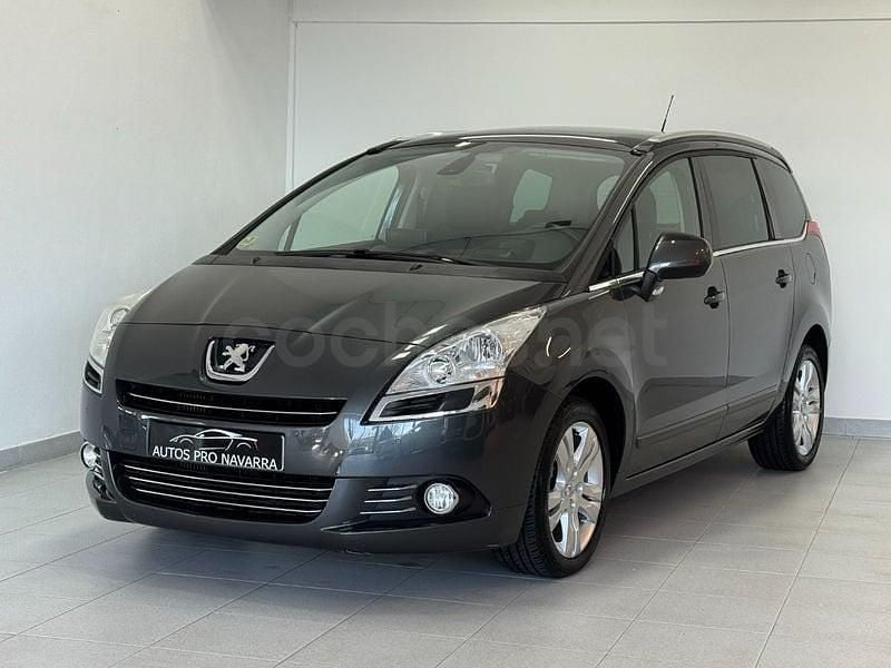 Usado Peugeot 5008 Sport 110 CV (80 kW) 2010 Gris / plata Monovolumen