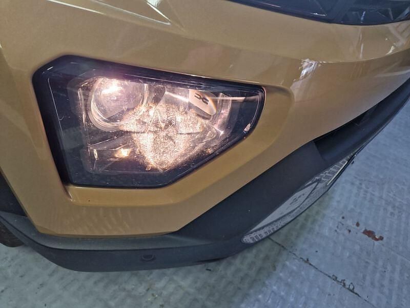 Usado Dacia Spring Extreme 47 kW (65 CV) 2025 Gris Utilitario