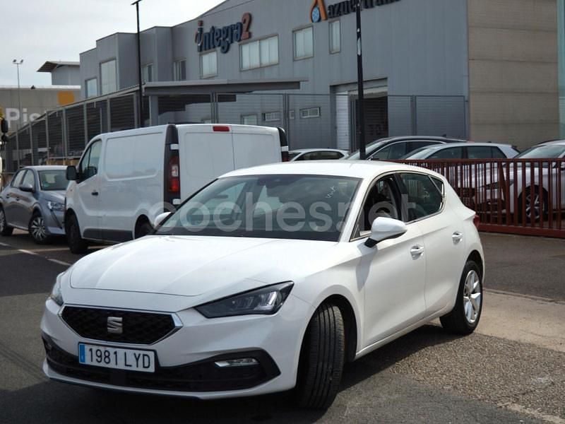 Usado Seat Leon Reference 116 CV (85 kW) 2022 Blanco Utilitario