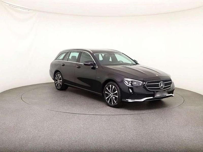 Usado Mercedes E300 211 CV (155 kW) 2021 Negro Familiar