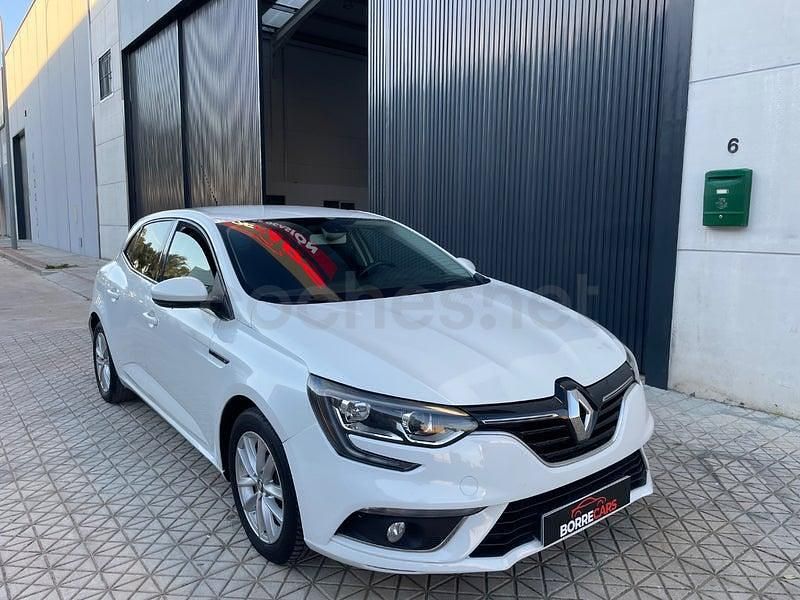 Usado Renault Mégane IV Intens 130 CV (95 kW) 2017 Blanco Berlina