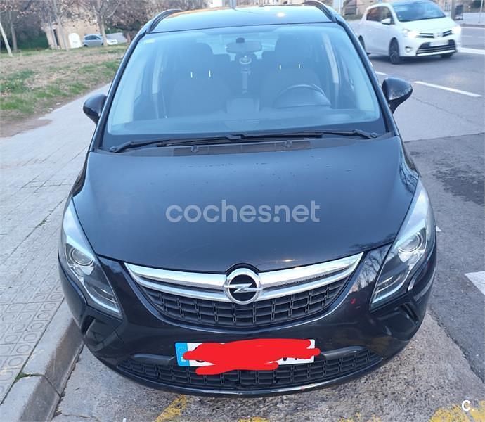 Usado Opel Zafira Tourer Expression 130 CV (95 kW) 2013 Negro Monovolumen