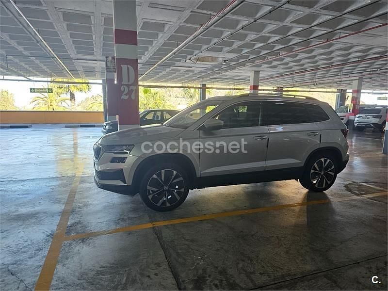 Usado Skoda Karoq Ambition 150 CV (110 kW) 2023 Gris / plata SUV
