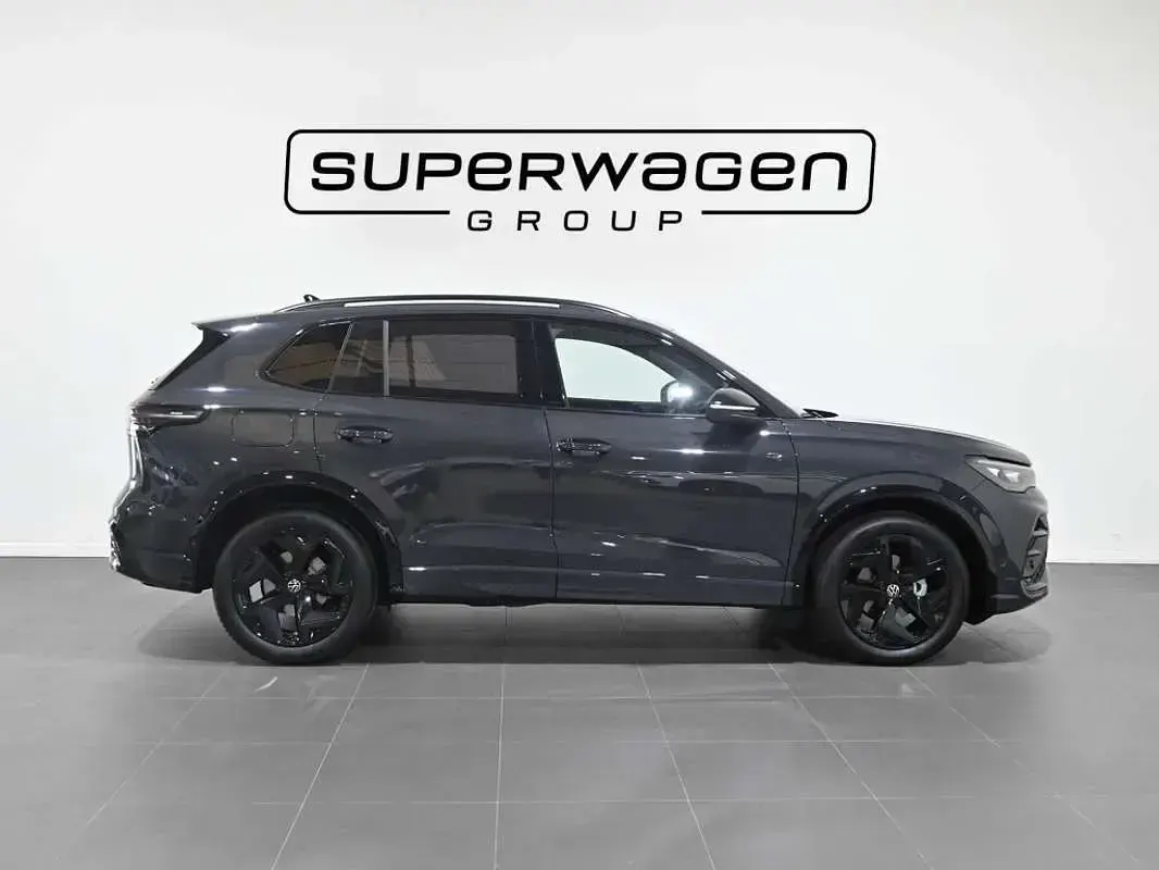 Usado VW Tiguan R-line 150 CV (110 kW) 2025 Gris SUV