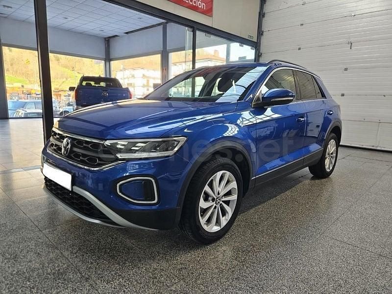 Usado VW T-Roc Life 110 CV (80 kW) 2023 Azul SUV
