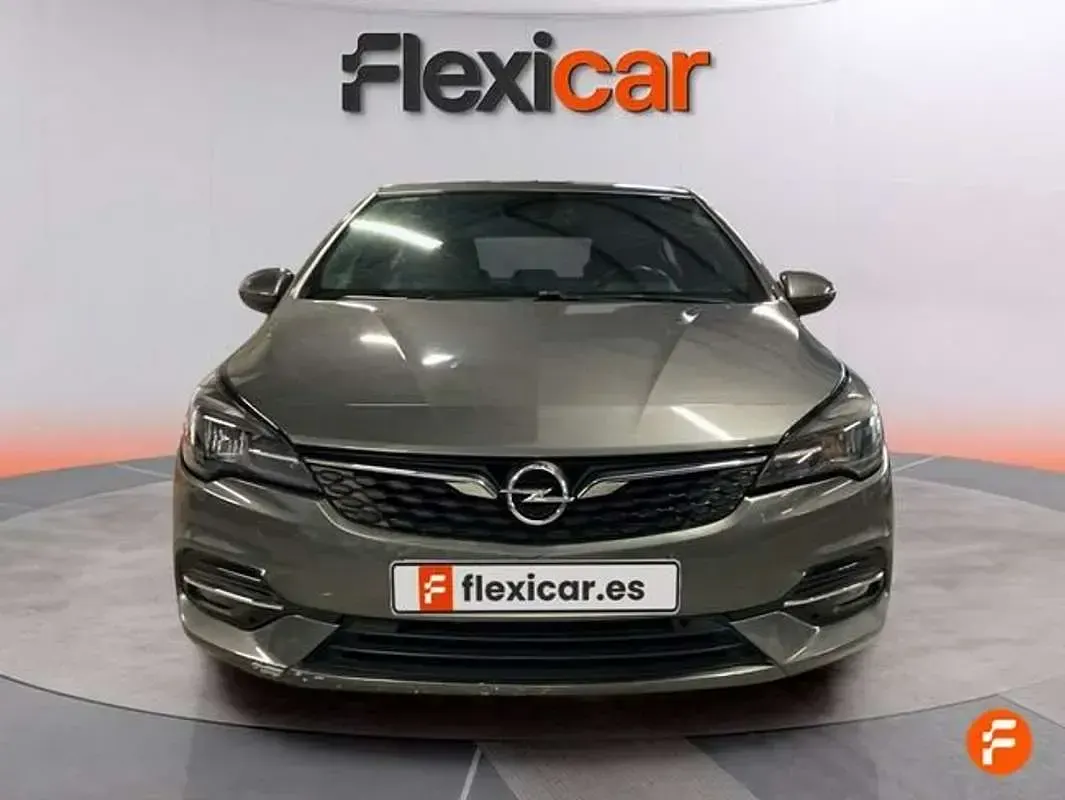 Usado Opel Astra GS Line 131 CV (96 kW) 2020 Gris Berlina